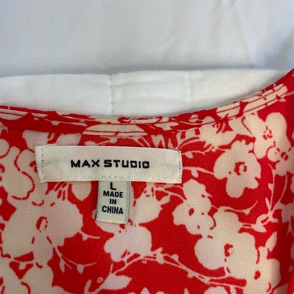 Max Studio Floral Red Women's Top Size Large - Picture 12 of 12